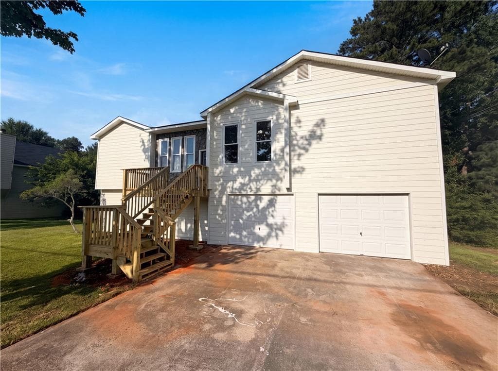 3 bedroom, 2 bathroom, 1,329 sq ft single family residence for sale at 1872 David Drive, Douglasville, GA 30135 — photo 2
