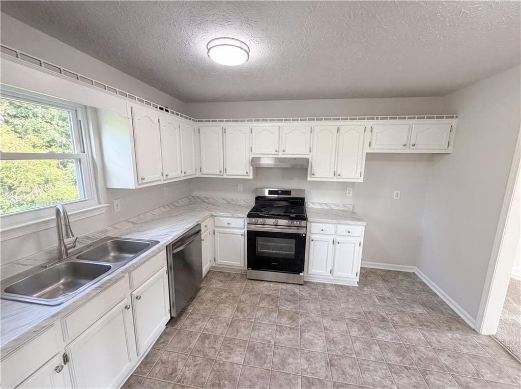 3 bedroom, 2 bathroom, 1,329 sq ft single family residence for sale at 1872 David Drive, Douglasville, GA 30135 — photo 7