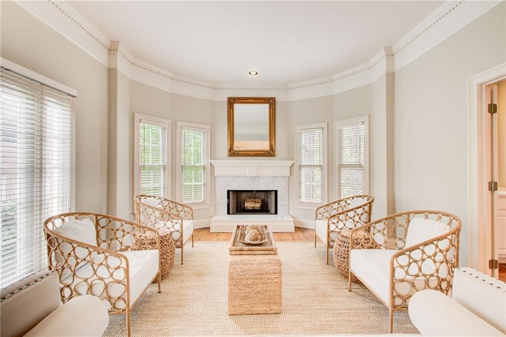 5 bedroom, 5 bathroom, 6,019 sq ft single family residence for sale at 940 Waters Reach Court, Alpharetta, GA 30022 — photo 5