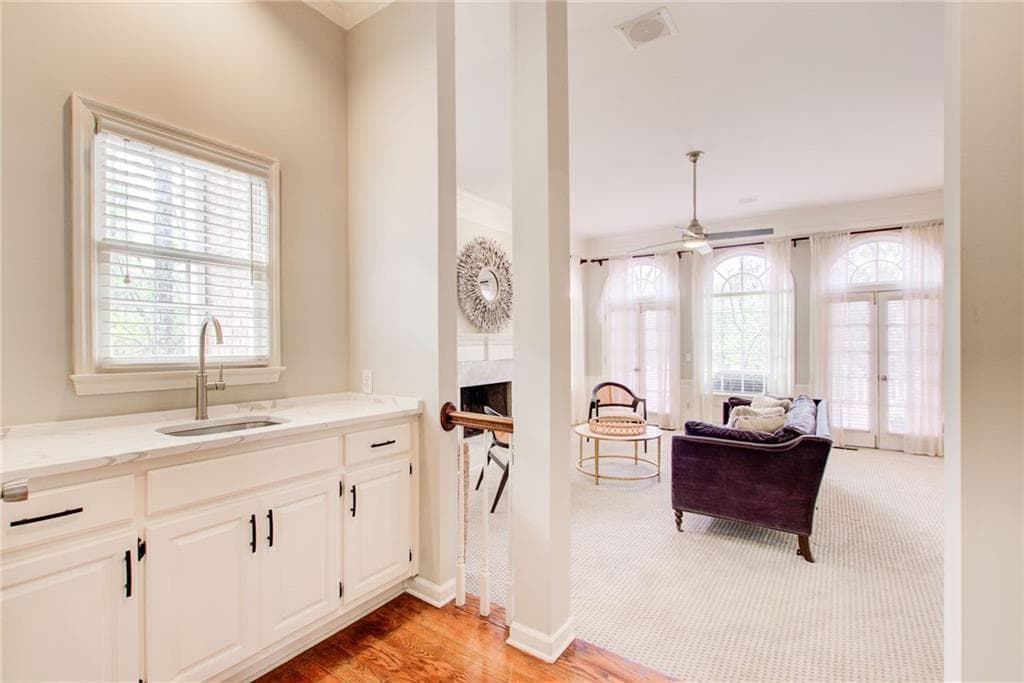 5 bedroom, 5 bathroom, 6,019 sq ft single family residence for sale at 940 Waters Reach Court, Alpharetta, GA 30022 — photo 7