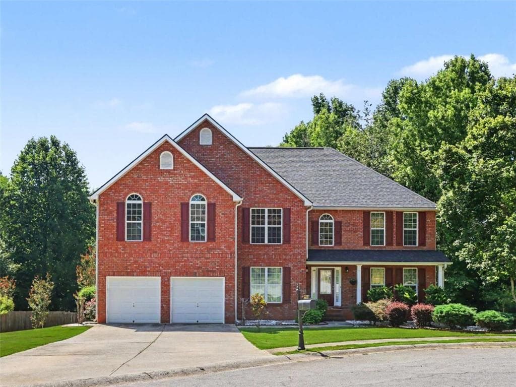 5 bedroom, 4 bathroom, 3,119 sq ft single family residence for sale at 447 Plantation Drive, Jefferson, GA 30549 — photo 1 of 45