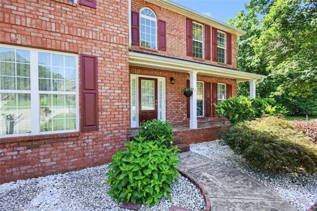 5 bedroom, 4 bathroom, 3,119 sq ft single family residence for sale at 447 Plantation Drive, Jefferson, GA 30549 — photo 5