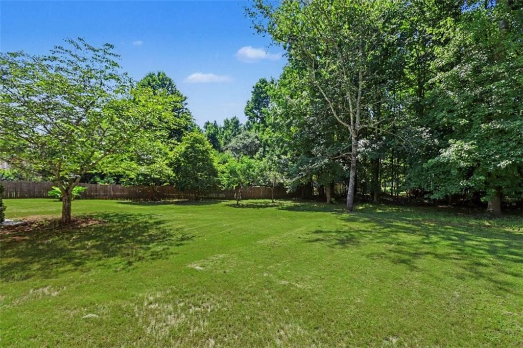 5 bedroom, 4 bathroom, 3,119 sq ft single family residence for sale at 447 Plantation Drive, Jefferson, GA 30549 — photo 7