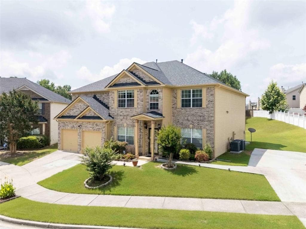 5 bedroom, 5 bathroom, 4,200 sq ft single family residence for sale at 7219 Bedrock Circle, Lithonia, GA 30038 — photo 2
