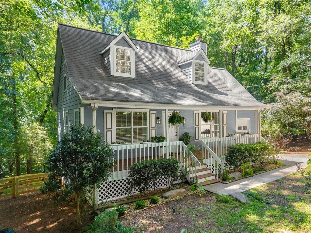 4 bedroom, 3 bathroom, 1,930 sq ft single family residence for sale at 1570 Williams Circle, Cumming, GA 30041 — photo 4