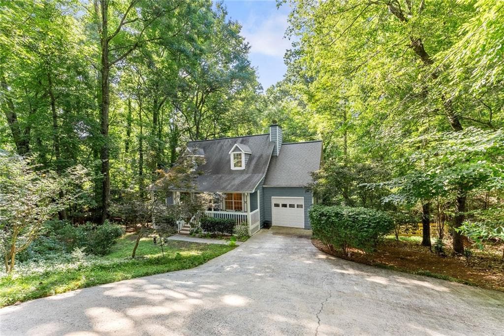 4 bedroom, 3 bathroom, 1,930 sq ft single family residence for sale at 1570 Williams Circle, Cumming, GA 30041 — photo 7