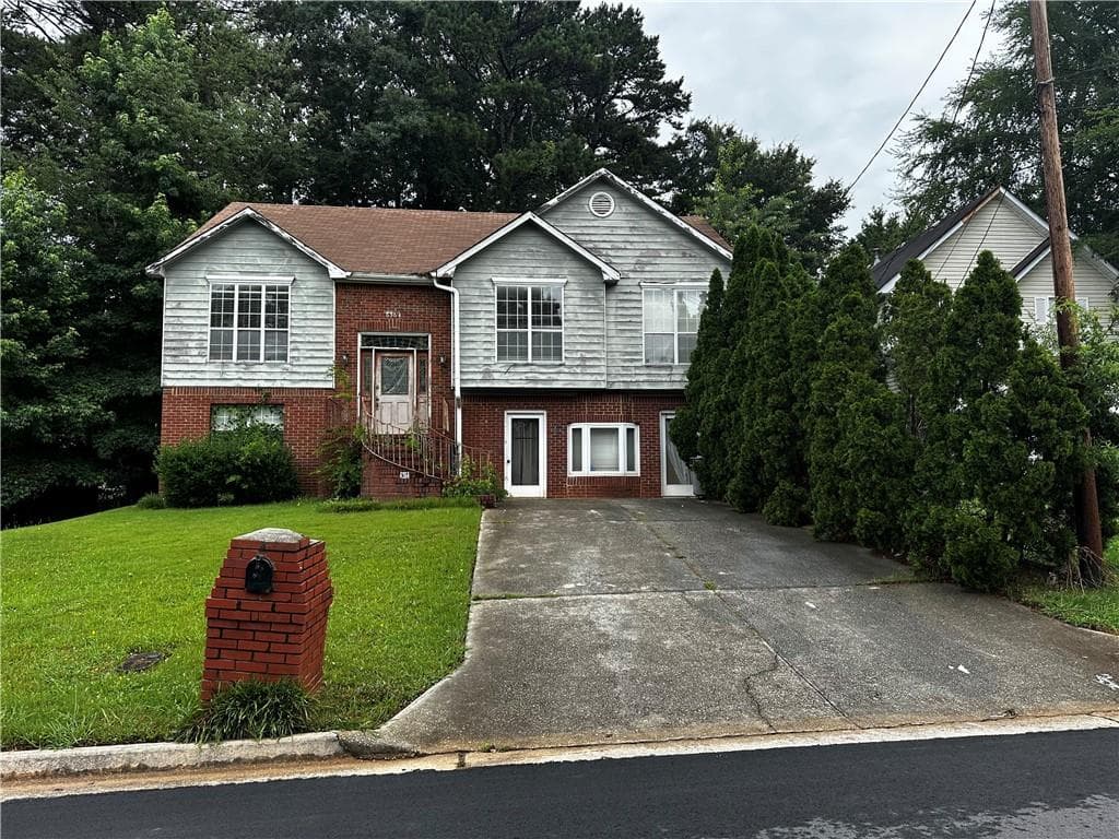 3 bedroom, 3 bathroom, 2,952 sq ft single family residence for sale at 6364 Phillips Court, Lithonia, GA 30058 — photo 2