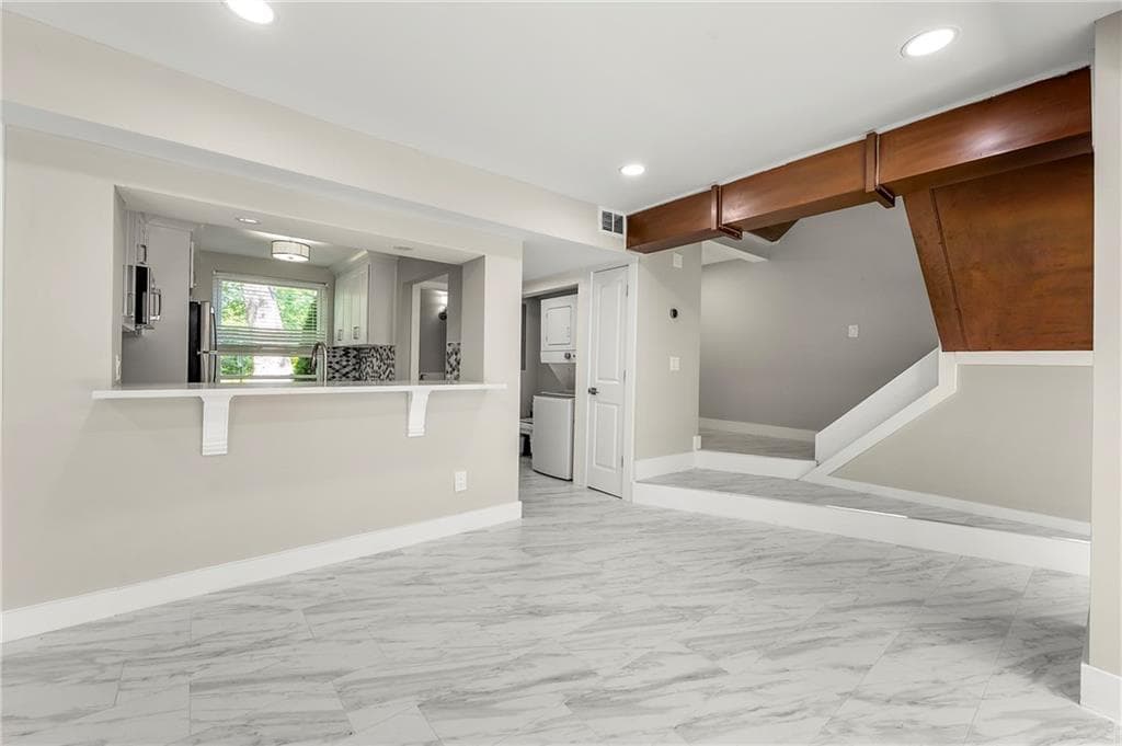 2 bedroom, 2 bathroom, 1,352 sq ft condominium for sale at 1009 Riverbend Club Drive, Atlanta, GA 30339 — photo 10