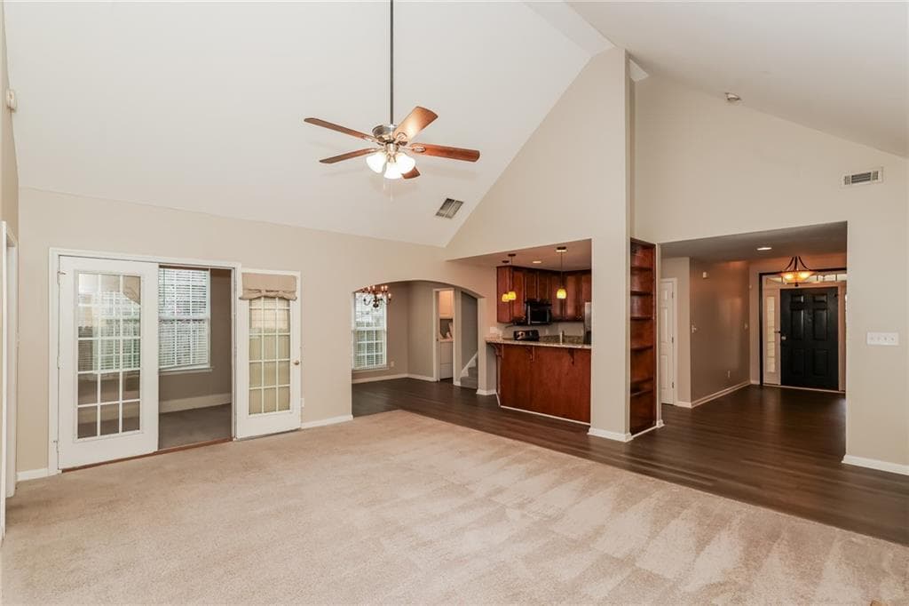 3 bedroom, 3 bathroom, 1,970 sq ft single family residence under contract at 231 Turnbridge Circle, Peachtree City, GA 30269 — photo 6