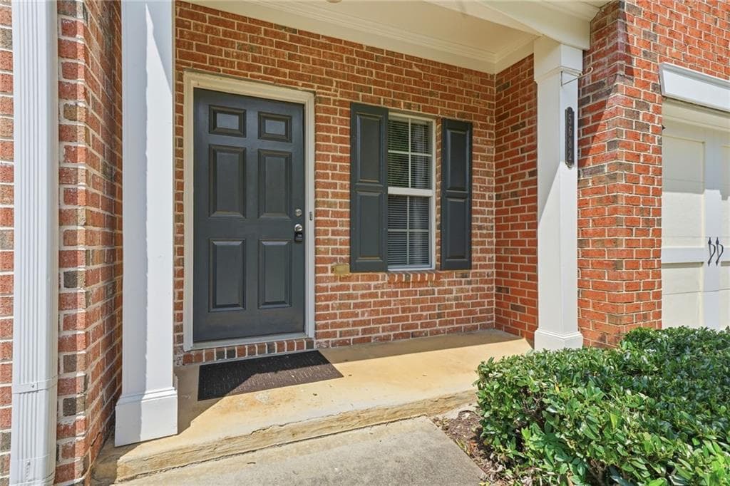 3 bedroom, 3 bathroom, 1,550 sq ft townhouse for rent at 5682 Lawley Drive, Johns Creek, GA 30022 for $2,500 a month — photo 2
