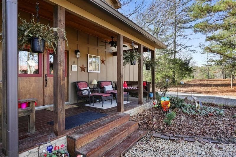 3 bedroom, 2 bathroom, 2,142 sq ft single family residence for sale at 651 Griffin Road, Cartersville, GA 30120 — photo 4