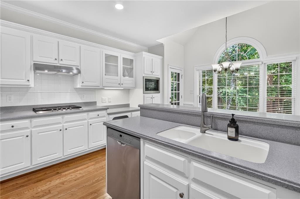 4 bedroom, 3 bathroom, 2,705 sq ft single family residence for sale at 145 Welford Trace, Alpharetta, GA 30004 — photo 8