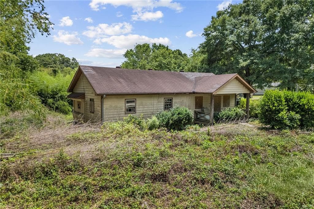 3 bedroom, 1 bathroom single family residence sold at 19 Pressley Road, Winder, GA 30680