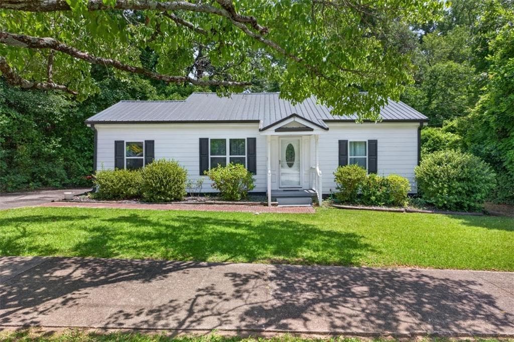 265 3rd Avenue, Winder, GA 30680 — most recent listing photo