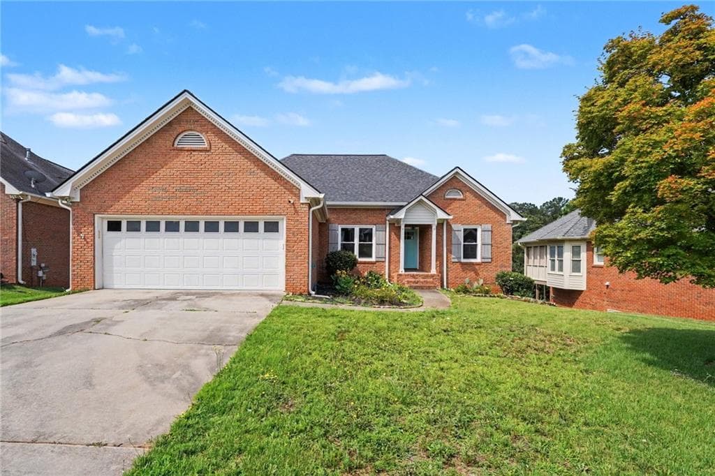 5 bedroom, 3 bathroom, 3,900 sq ft single family residence for sale at 365 Oakpark Terrace, Mcdonough, GA 30253 — photo 1 of 34