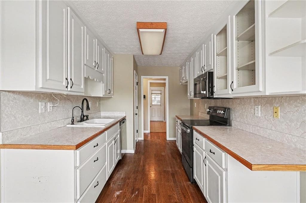 5 bedroom, 3 bathroom, 3,900 sq ft single family residence for sale at 365 Oakpark Terrace, Mcdonough, GA 30253 — photo 8