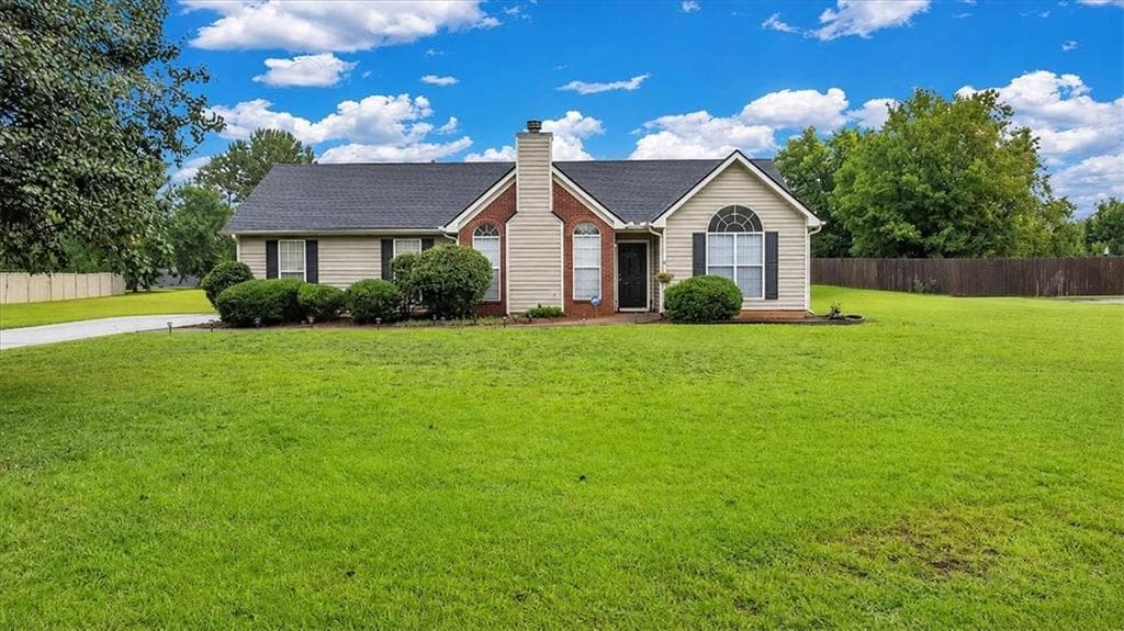 3 bedroom, 2 bathroom, 1,354 sq ft single family residence sold at 318 Harris Avenue, Locust Grove, GA 30248