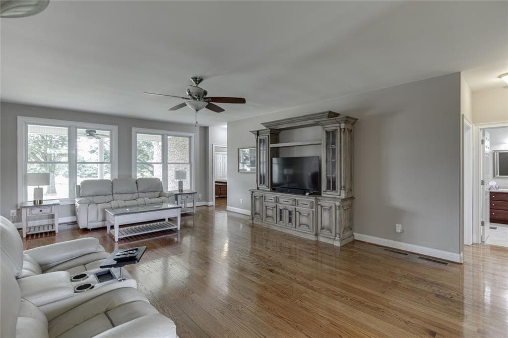 4 bedroom, 5 bathroom, 5,951 sq ft single family residence for sale at 563 Martin Road, Talmo, GA 30575 — photo 9