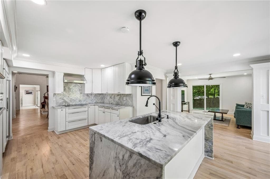 4 bedroom, 4 bathroom, 3,648 sq ft single family residence for sale at 2211 Hill Park Court, Decatur, GA 30033 — photo 2