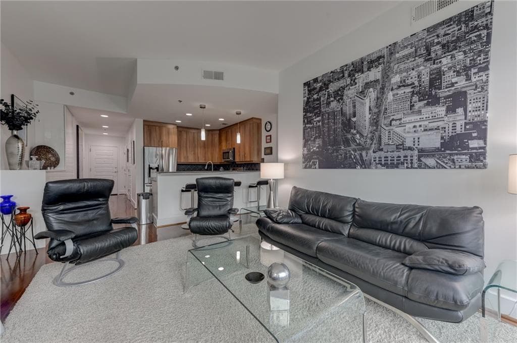 1 bedroom, 1 bathroom, 867 sq ft condominium for sale at 1080 Peachtree Street 905, Atlanta, GA 30309