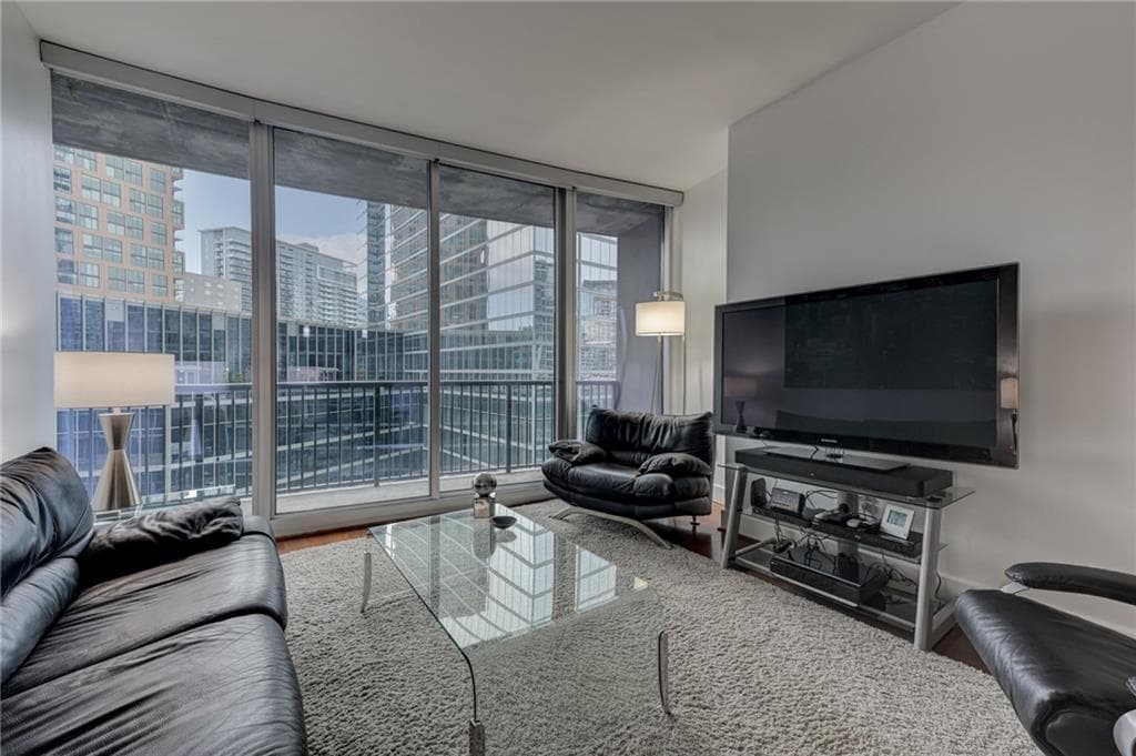 1 bedroom, 1 bathroom, 867 sq ft condominium for sale at 1080 Peachtree Street 905, Atlanta, GA 30309 — photo 5