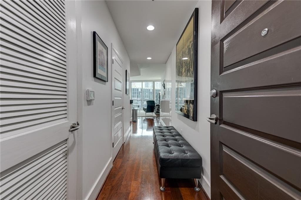 1 bedroom, 1 bathroom, 867 sq ft condominium for sale at 1080 Peachtree Street 905, Atlanta, GA 30309 — photo 6
