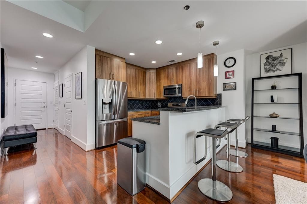 1 bedroom, 1 bathroom, 867 sq ft condominium for sale at 1080 Peachtree Street 905, Atlanta, GA 30309 — photo 9