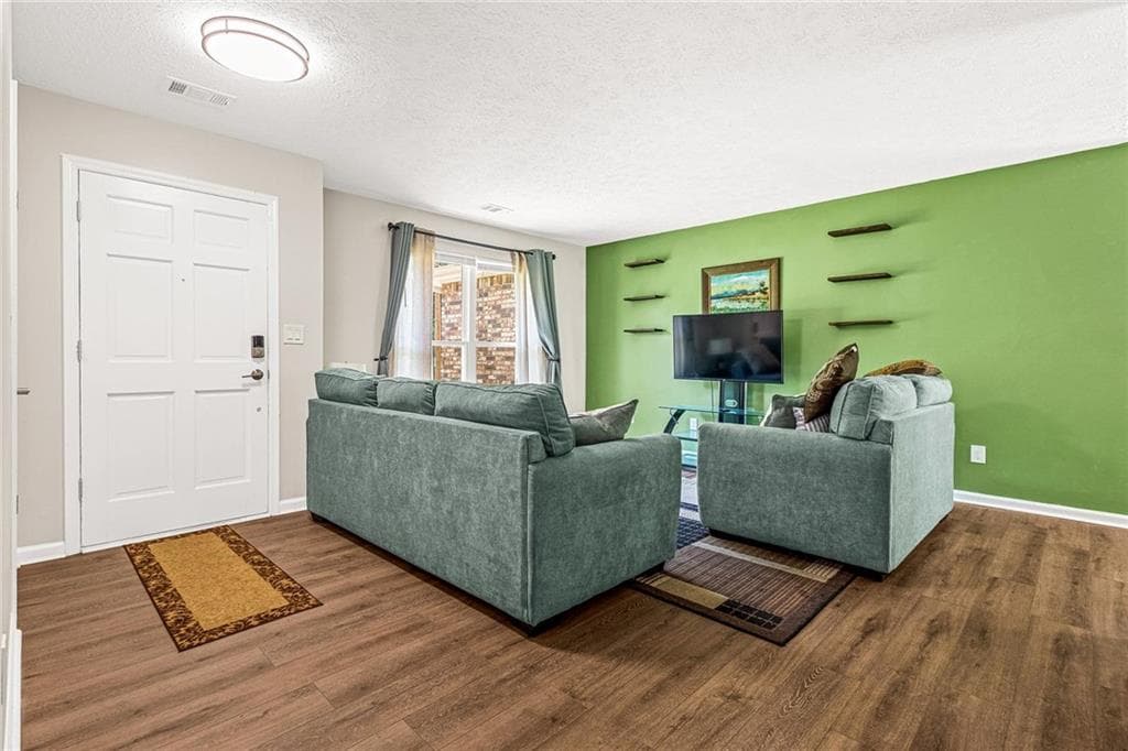 3 bedroom, 2 bathroom, 1,417 sq ft single family residence for sale at 3926 Dalhouise Lane, Decatur, GA 30034 — photo 2