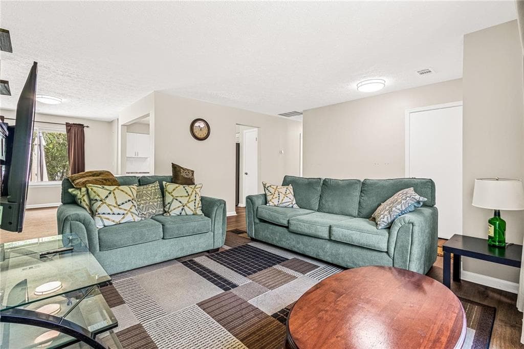 3 bedroom, 2 bathroom, 1,417 sq ft single family residence for sale at 3926 Dalhouise Lane, Decatur, GA 30034 — photo 3