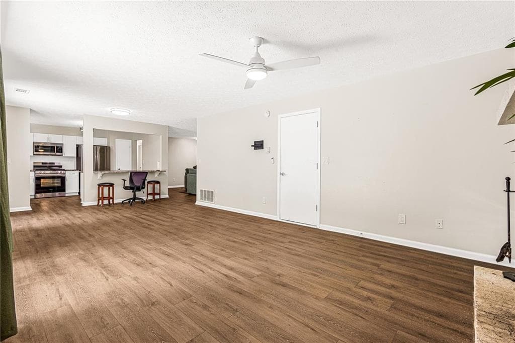 3 bedroom, 2 bathroom, 1,417 sq ft single family residence for sale at 3926 Dalhouise Lane, Decatur, GA 30034 — photo 9