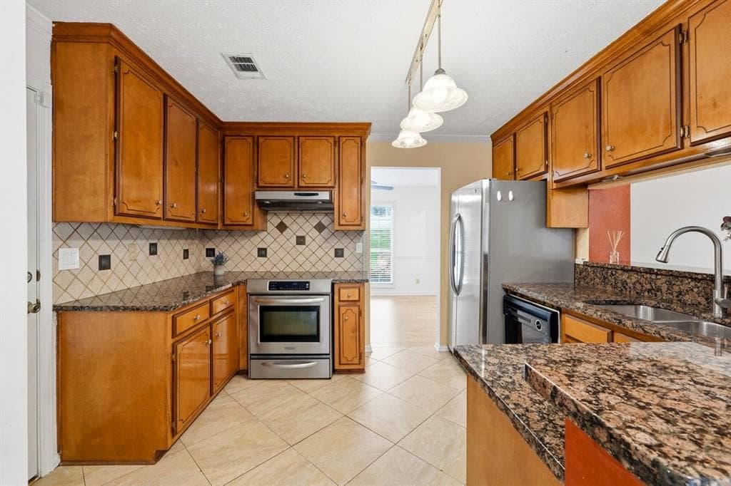 4 bedroom, 3 bathroom, 2,190 sq ft single family residence for sale at 1645 Chase Ridge Lane, Lawrenceville, GA 30043 — photo 7