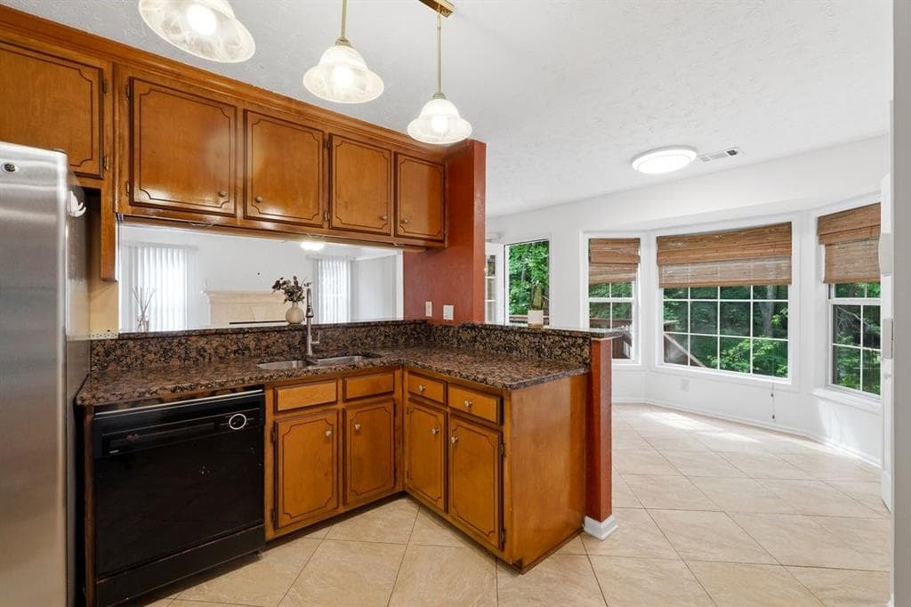 4 bedroom, 3 bathroom, 2,190 sq ft single family residence for sale at 1645 Chase Ridge Lane, Lawrenceville, GA 30043 — photo 8