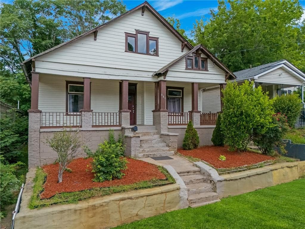 3 bedroom, 2 bathroom, 1,564 sq ft single family residence for sale at 881 Beckwith Street, Atlanta, GA 30314 — photo 2