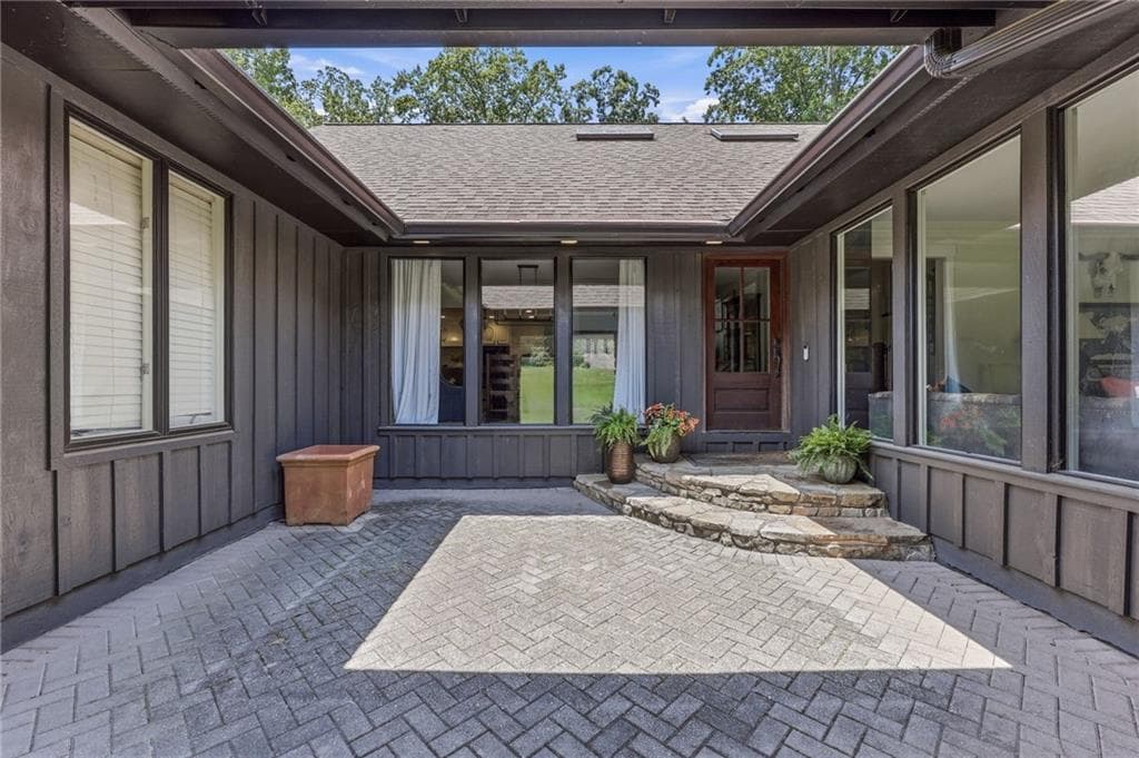 5 bedroom, 4 bathroom, 4,647 sq ft single family residence for sale at 143 Woodlake Drive, Gainesville, GA 30506 — photo 10