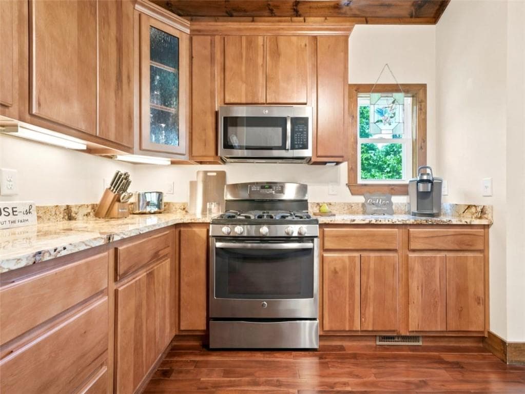 3 bedroom, 3 bathroom, 2,752 sq ft single family residence for sale at 474 Seneca Way, Ellijay, GA 30540 — photo 8