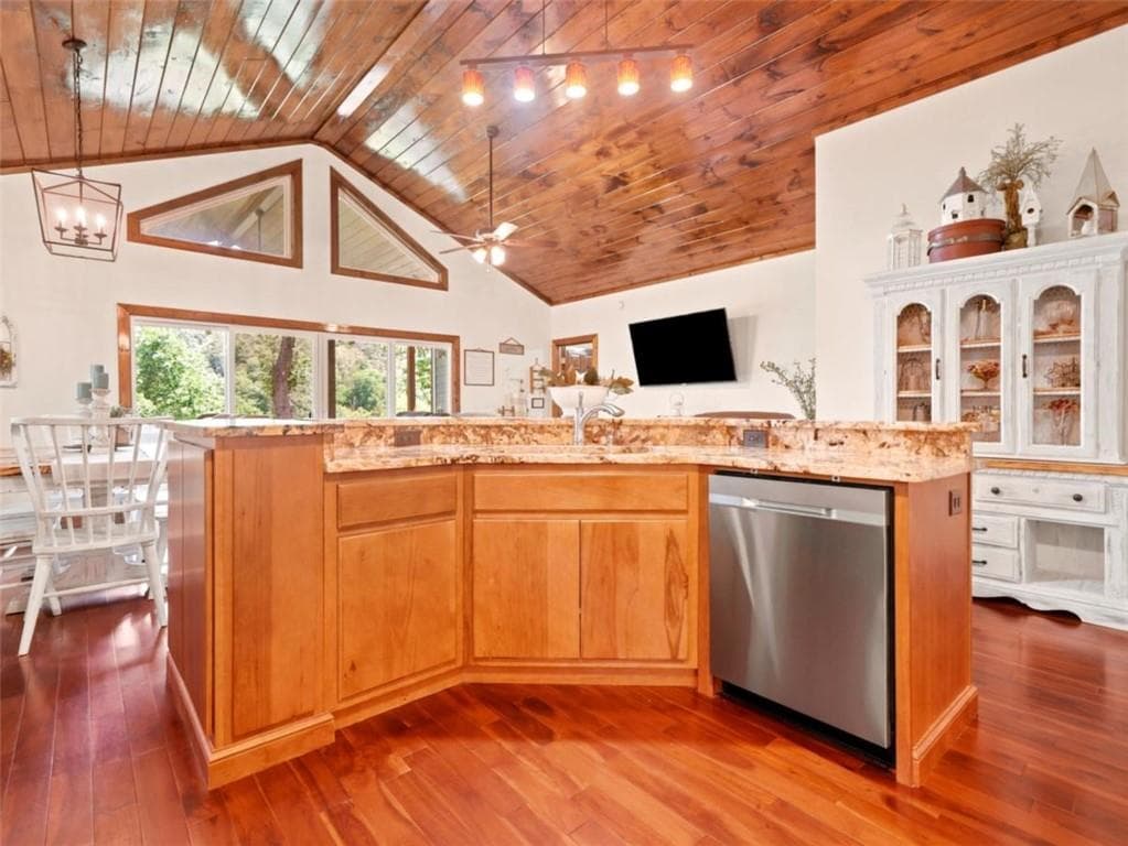 3 bedroom, 3 bathroom, 2,752 sq ft single family residence for sale at 474 Seneca Way, Ellijay, GA 30540 — photo 10