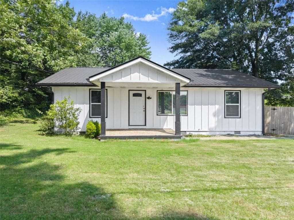3 bedroom, 1 bathroom, 1,200 sq ft single family residence for sale at 5702 Church Street, Flowery Branch, GA 30542