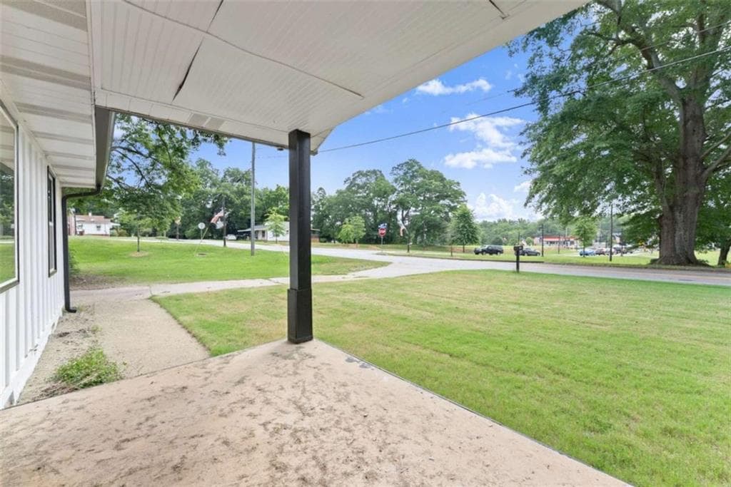 3 bedroom, 1 bathroom, 1,200 sq ft single family residence for sale at 5702 Church Street, Flowery Branch, GA 30542 — photo 6