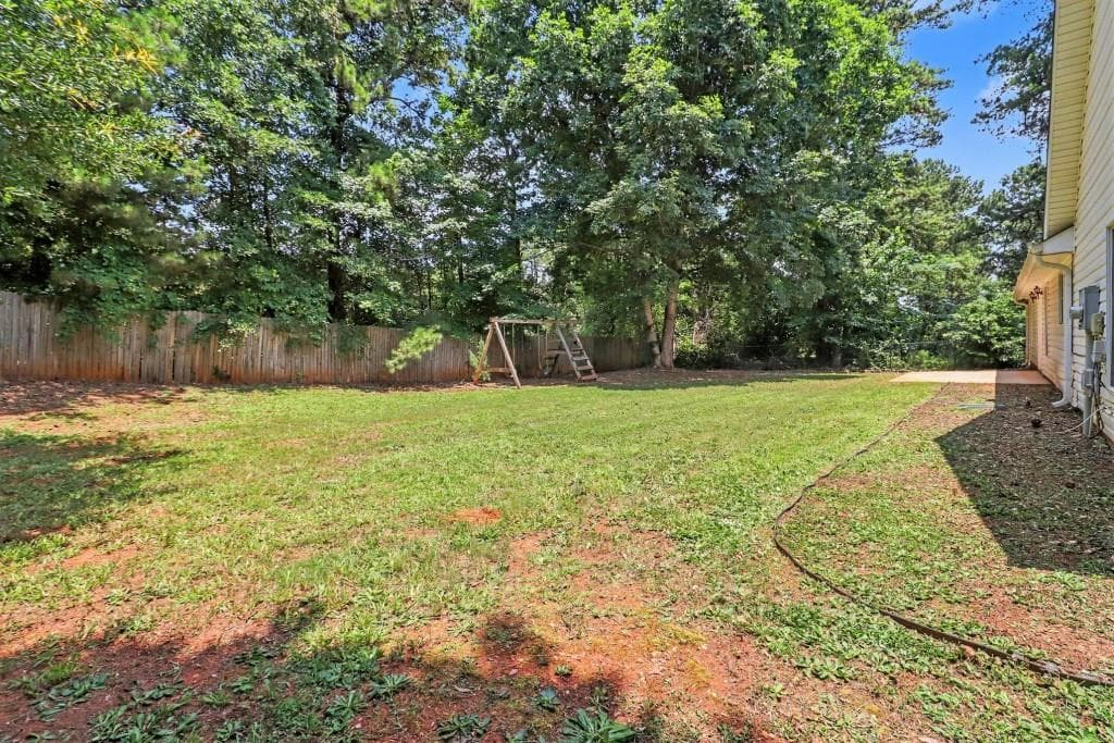 3 bedroom, 2 bathroom, 2,155 sq ft single family residence for sale at 84 Hidden Lakes Court, Newnan, GA 30263 — photo 7