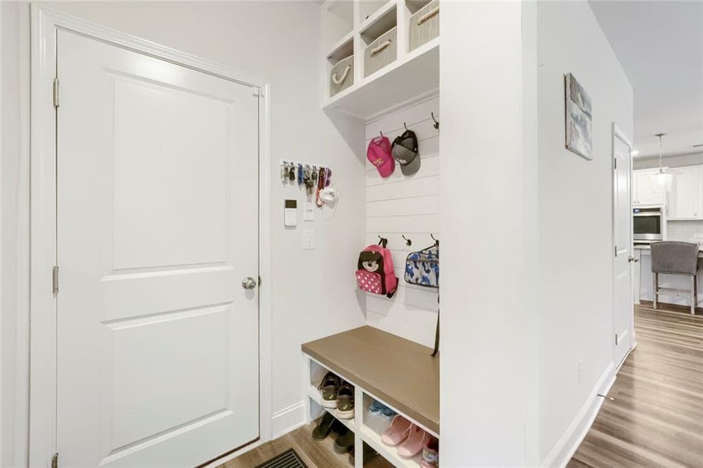 4 bedroom, 4 bathroom, 3,000 sq ft single family residence for sale at 7850 Bristol Valley Drive, Cumming, GA 30028 — photo 3