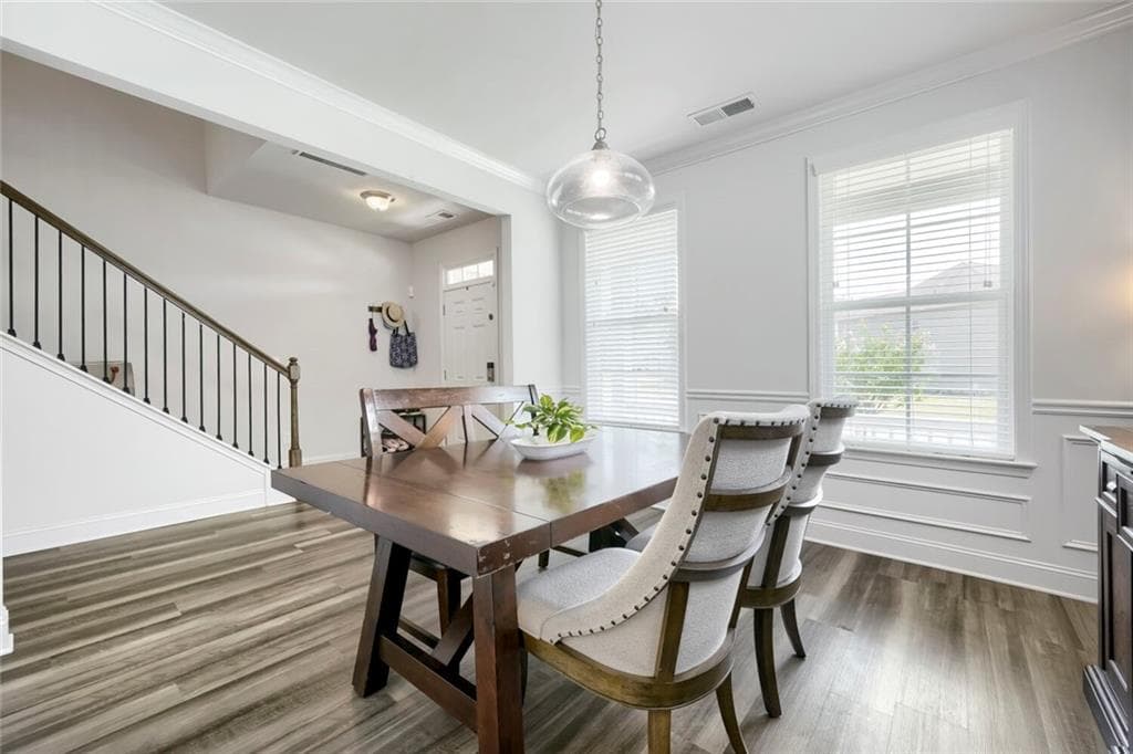 4 bedroom, 4 bathroom, 3,000 sq ft single family residence for sale at 7850 Bristol Valley Drive, Cumming, GA 30028 — photo 6