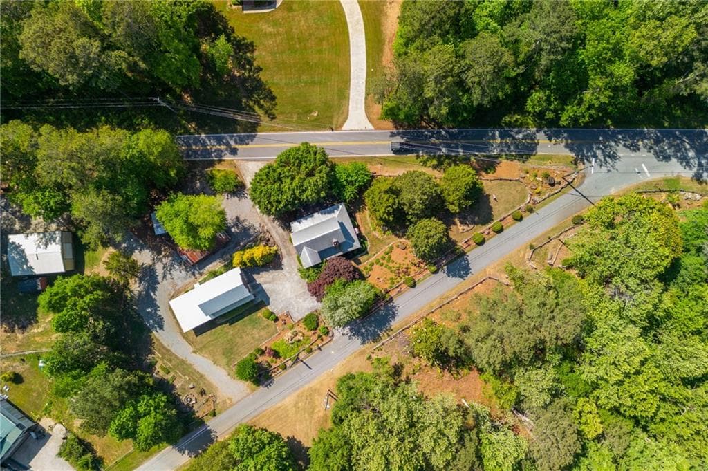2 bedroom, 2 bathroom, 1,408 sq ft single family residence for sale at 7204 Island Mill Road, Acworth, GA 30102 — photo 6