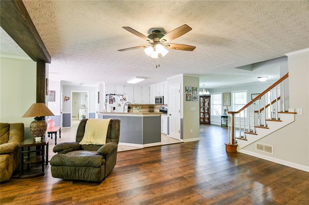 4 bedroom, 3 bathroom, 2,536 sq ft single family residence for sale at 1901 Mcconnell Road, Grayson, GA 30017 — photo 6