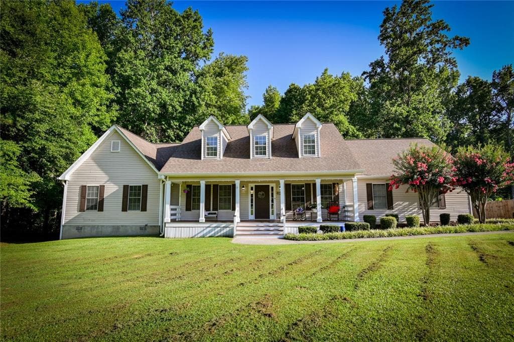 4 bedroom, 3 bathroom, 2,536 sq ft single family residence for sale at 1901 Mcconnell Road, Grayson, GA 30017