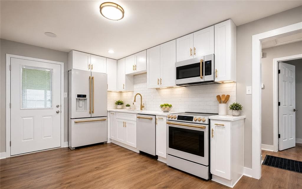2 bedroom, 1 bathroom single family residence for rent at 311 Henry Aaron Avenue, Atlanta, GA 30310 for $1,800 a month — photo 3