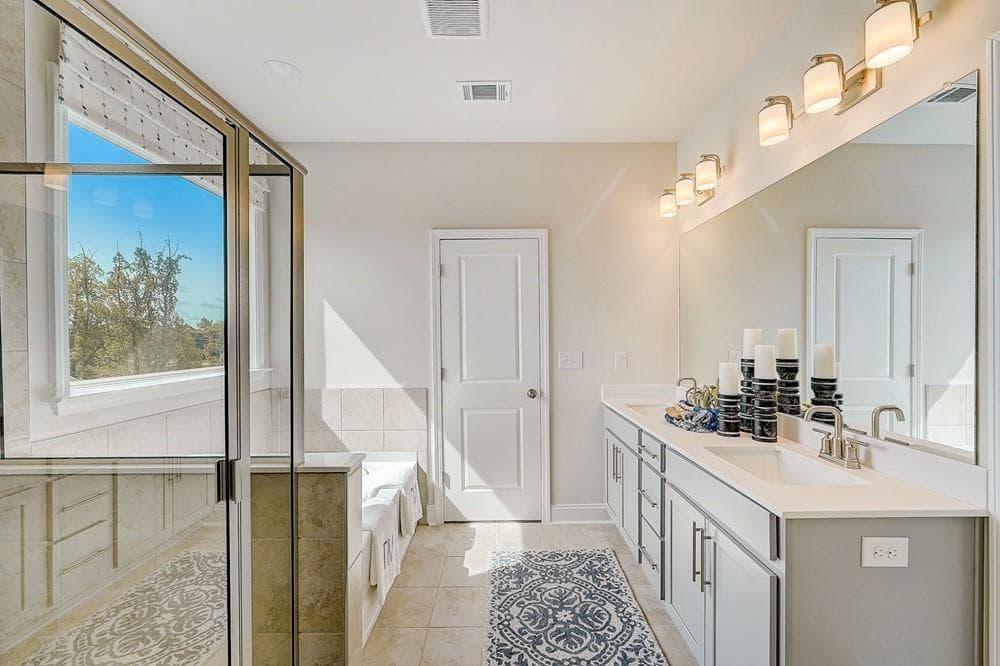 4 bedroom, 4 bathroom, 3,067 sq ft single family residence under contract at 2220 Dreycott Lane, Lawrenceville, GA 30043 — photo 4