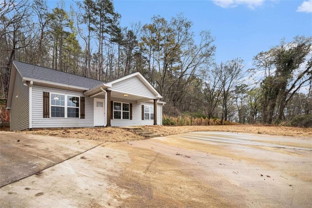 3 bedroom, 2 bathroom, 1,480 sq ft single family residence for sale at 117 Jack Street, Silver Creek, GA 30173 — photo 4