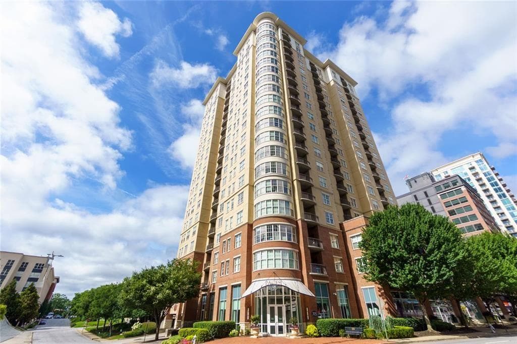1 bedroom, 1 bathroom, 874 sq ft condominium for sale at 325 E Paces Ferry Road 1107, Atlanta, GA 30305