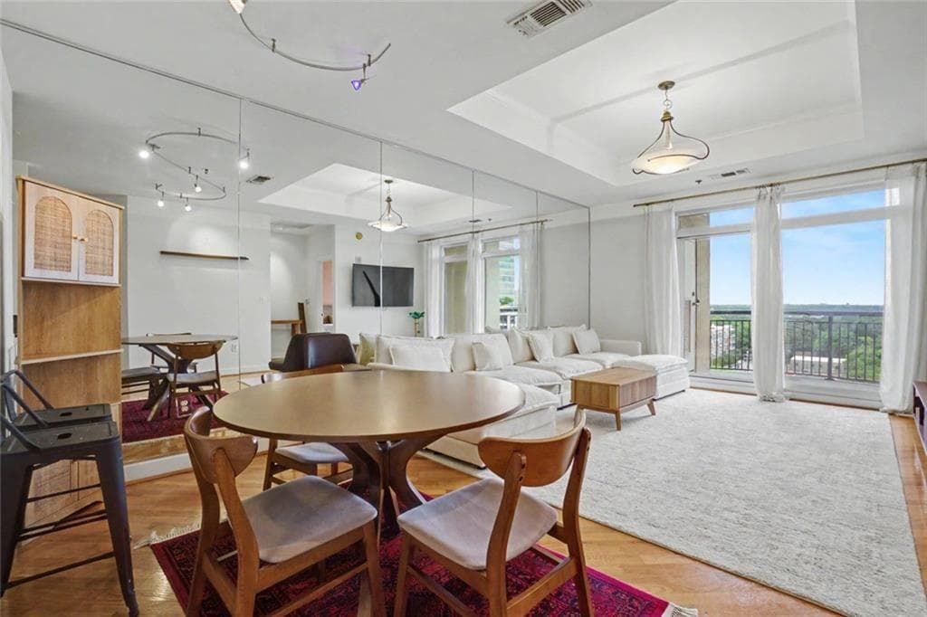 1 bedroom, 1 bathroom, 874 sq ft condominium for sale at 325 E Paces Ferry Road 1107, Atlanta, GA 30305 — photo 6