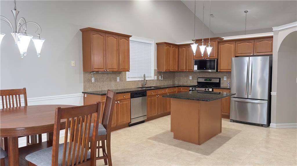4 bedroom, 2 bathroom, 2,923 sq ft single family residence for rent at 2016 Jameson Circle, Lawrenceville, GA 30043 for $2,500 a month — photo 5